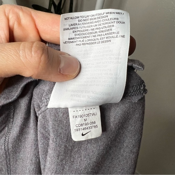 Nike Running Dri-Fit Shirt Women’s Medium Gray Sleeveless tank top, Just Do It - Picture 6 of 7